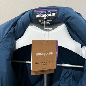 NEW! Patagonia Women's Puffer Jacket-Deep Blue
